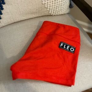Fleo original short. Size small